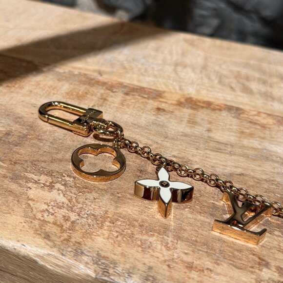 Louis Vuitton Gold Fleur De Monogramme Keychain Bag Charm - Picture 4 of 12